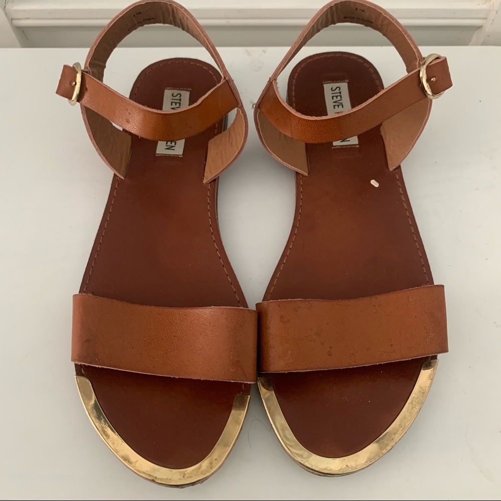 Steve Madden Brown Sandal with Gold Detail | Size 8.5